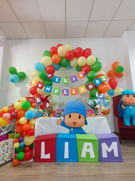 Pocoyo Centerpiece Ideas, Pocoyo Party Ideas, Pocoyo Birthday Party, Birthday Party Paper Decorations, Pocoyo Birthday, Baby Shower Theme Decorations, Discovery Kids, Diy Birthday Decorations, Baby Shower Theme