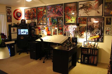 Geek Home Decor, Comic Room, Artist Workspace, Nerd Room, Office Tools, Studio Apartment Design, Art Studio Room, Geek Decor, Art Studio At Home