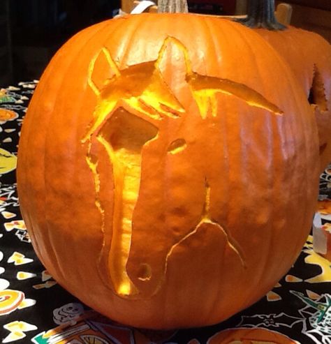 Pumpkin Horse Carving, Pumpkin Carving Ideas Horse, Pumpkin Carving Horse, Western Pumpkin Carving Ideas, Horse Pumpkin Carving, Horse Pumpkin, Head Pumpkin, Horse Markings, Pumkin Carving