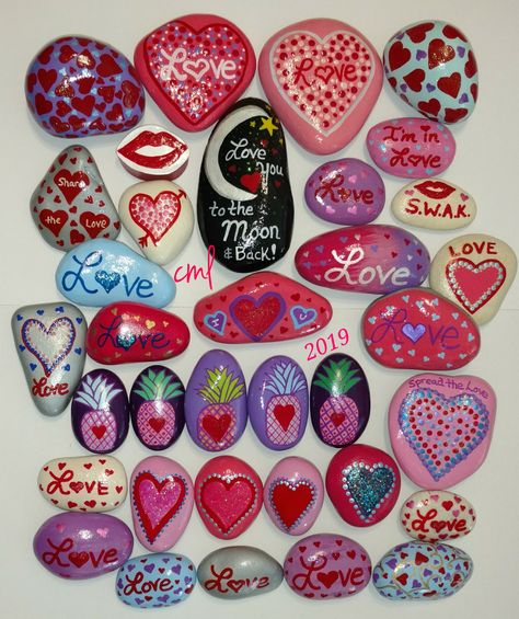 Valentine's Painting, Valentines Shelf, Valentines Rocks, Valentine Rocks, Valentine Painting, What Is Valentine, Wooden Angels, Valentine Art Projects, Wooden Trees