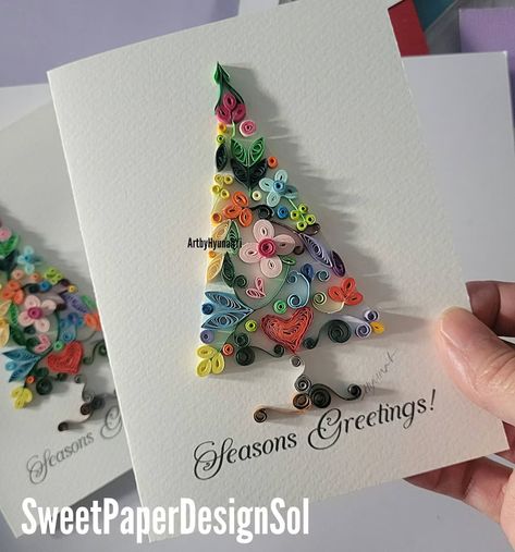 Quilling Christmas Cards, Quilling Art Unique, Christmas Gift Images, Christmas Greeting Cards Handmade, Paper Quilling For Beginners, Paper Quilling Cards, Christmas Tree Card, Paper Flower Art, Quilling Christmas