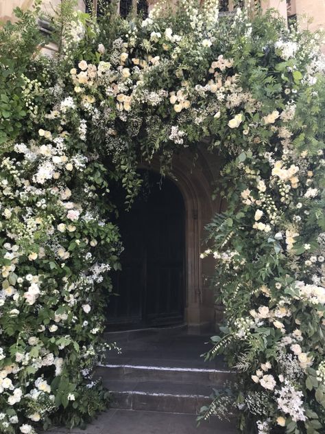 White Stocks, Philippa Craddock, Harry And Meghan Wedding, Peonies White, Meghan And Harry, Markle Prince Harry, Kate And Meghan, Wedding Backdrop Design, Wedding Hall