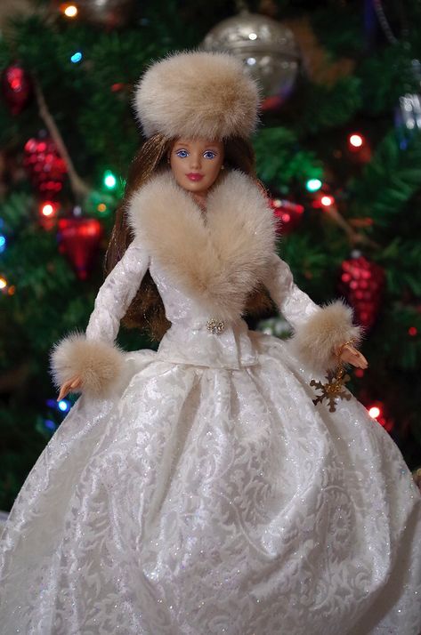 Winter Evening Barbie 1998 Barbie Winter, Winter Evening, Christmas Barbie, Barbie Gowns, Holiday Barbie, Barbie Collector, Barbie Collection, Barbie And Ken, Barbie World