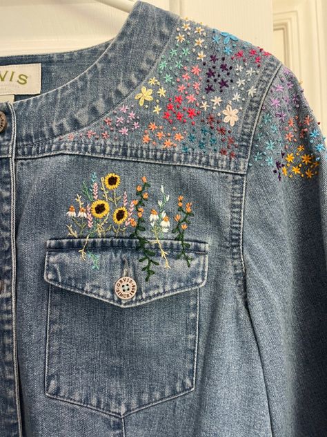 Embroidery Jacket Embroidery, Denim Jacket Embroidery, Embroidery Jeans Diy, Western Embroidery, Demin Jacket, Denim Embroidery, Embellished Denim Jacket, Clothes Embroidery Diy, Denim Art