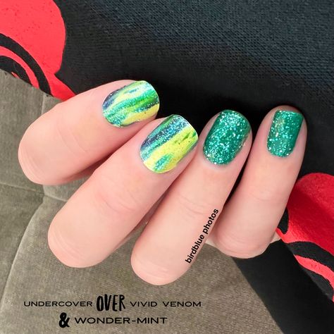 Color Street: Undercover, Vivid Venom, Wonder-Mint Vivid Venom Color Street, Color Street Vivid Venom, Color Street Undercover, Colorstreet Combos, 2023 Nails, Awesome Nails, Street Nails, Color Street Nails, Green Nails