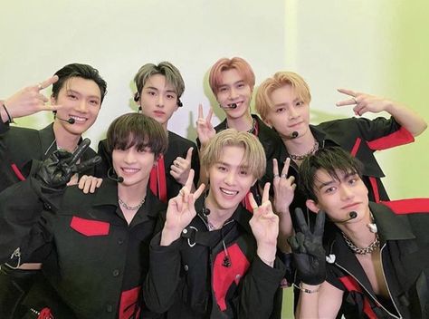 Wayv Group Photo, Way V, Nct Group, Nct Life, Group Photo, Chinese Boy, Instagram Captions, Family Love, A Group