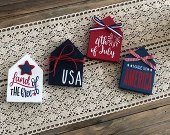 Americana Crafts, Home Wooden Signs, 4th July Crafts, Wood Houses, Blue Crafts, Fourth Of July Decor, Patriotic Crafts, Wooden Tags, Diy Dollar Store Crafts