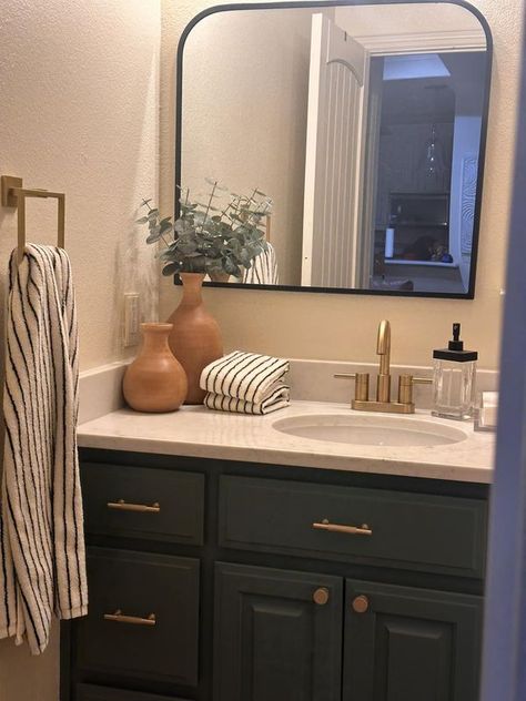 Let’s Decorate Together | Just redone my guest bathroom..♥️ | Facebook Granite Countertop Bathroom, Countertop Bathroom, Granite Countertop, Bathroom Countertops, Bathroom Update, House Bathroom, Guest Bathroom, House Inspo, Granite Countertops