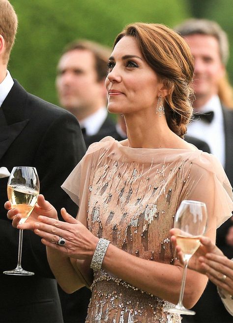 Kate Middleton Says She Is “Very Lucky” To be A “Real Princess” | Vanity Fair Moda Kate Middleton, Dutchess Kate, Principe William Y Kate, Düşes Kate, Houghton Hall, Kate Middleton Hair, Prins William, Kate Middleton Outfits, Real Princess