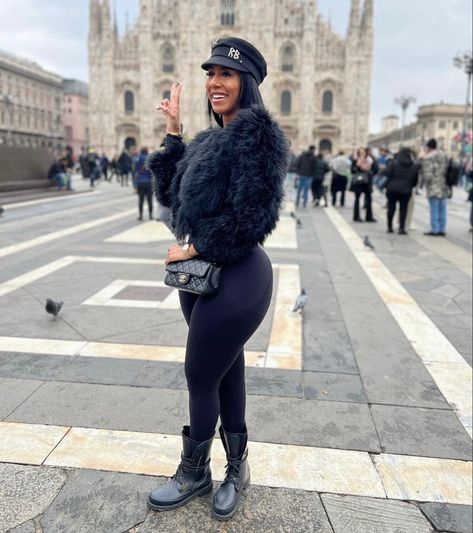 Hat Outfit Black Women, Fur Hat Outfit, Popular Fall Outfits, Outfit Black Women, Birthday Outfit For Women, Classy Gowns, Hat Outfit, Instagram Outfits, Fur Hat