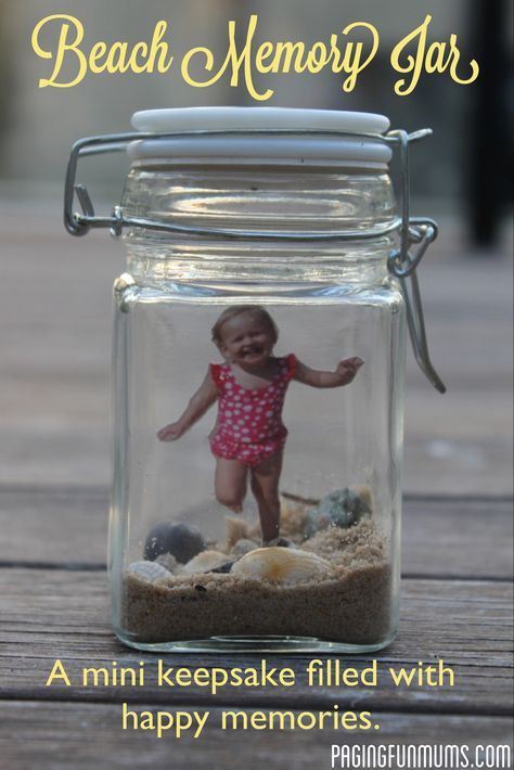 Beach Memory Jars, Memory Jars, Memory Jar, Art Coquillage, Vacation Memories, 40th Gifts, Beach Diy, Beach Crafts, Summer Activities For Kids