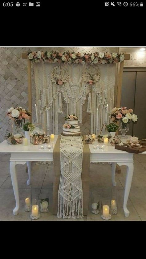 Macrame Sweetheart Table, Dekoracija Stola, Backdrop Lamaran, Macrame Wedding Decor, Wedding Cupcakes Rustic, Native American Wedding, Macrame Wedding Backdrop, Macrame Table Runner, Macrame Backdrop