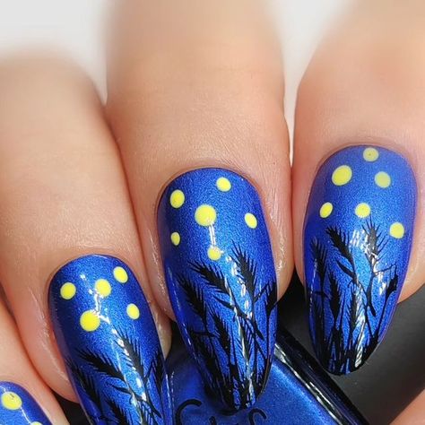 Evita💫 on Instagram: "For September edition of @recre8th I recreated Em's @pb.polish firefly mani because I fell in love with it so much! 💙💛 Swipe to see the original Em's mani! Thank you for inspiration! 💛💙 . #kineticsmidnightvelvet #kineticsthebestzest #moyrapicturesque #shopants XL- 001 . #recre8th #recreation #recreationnails #recreatingmani #nails #nailart #fireflynails #stampingnailart #kineticsnails #nailsonfriday #septembetnails #summernails #nailedit #nailsonpoint #nailsoftheday #n Firefly Nail Art, Firefly Nails, Romanticizing Life, Stamping Nail Art, Acrylic Nails Coffin Short, Acrylic Nails Coffin, Nails Coffin, At Midnight, Nail Games