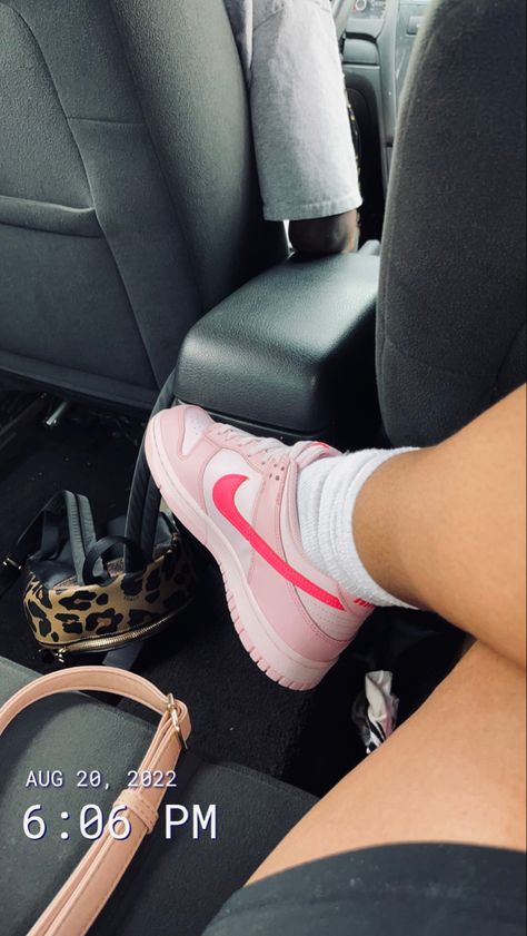 Dunks Triple Pink, Bape Shoes Girls, Triple Pink Dunks Outfits, Triple Pink Dunks, Pink Dunks, Dunks Outfits, Pretty Sneakers, Shoes Sneakers Jordans, Kicks Shoes