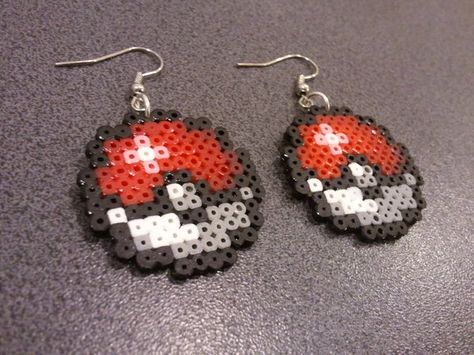 Pixel Art Earrings, Pixel Pokeball, Pokeball Earrings, Pixel Earrings, Perler Jewelry, Perler Earrings, Hamma Beads Ideas, Pixel Beads, Perler Ideas