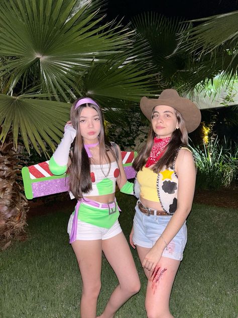 Toy Story Dress Up, Buzz And Woody Costume Friends, Third Wheel Halloween Costumes, Toy Story Group Halloween Costumes, Woody And Buzz Costume Best Friends, Buzz Lightyear Girl Costume, Toy Story Costumes Women, Cute Halloween Ideas Costumes, Scary But Cute Halloween Costumes