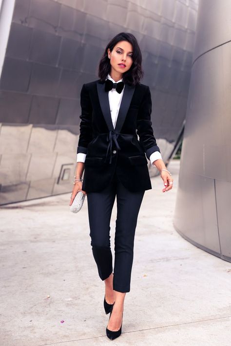 Women's Black Velvet Bow-tie, White Dress Shirt, Black Velvet Blazer, White Embellished Clutch, Black Skinny Pants, and Black Suede Pumps Outfit Blazer, Chique Outfits, Tuxedo Blazer, Eve Outfit, New Years Eve Outfits, Black Suit, Inspired Outfits, Looks Style, Mode Inspiration