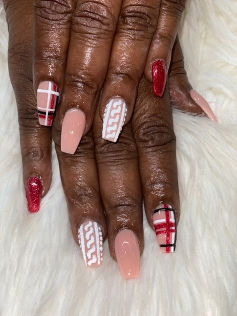 Christmas Sweater Nail Designs, How To Do Sweater Nails, Christmas Nails Ballerina, Christmas Plaid Nails, Nails Plaid, Matte Green Nails, Christmas Sweater Nails, Plaid Nail Designs, Green Nail Designs