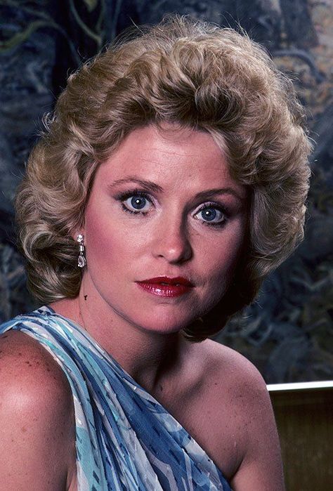 Lauren Tewes, The Love Boat, 1970s Tv Shows, 70s Hair, Star Beauty, Girly Girl Outfits, Love Boat, Amber Rose, Vintage Girls