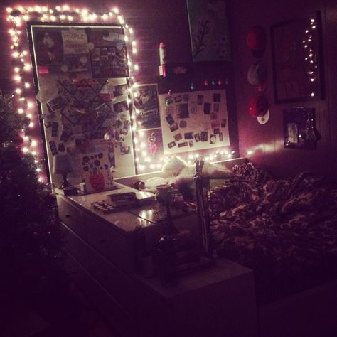 My tumblr room <3 2017 Room Aesthetic, 2013 Bedroom Aesthetic, Tumblr Rooms Aesthetic 2014, 2014 Bedroom Tumblr, 2010 Room Aesthetic, Tumblr Room 2014, 2014 Room Decor, 2014 Tumblr Aesthetic Room, 2014 Room Aesthetic