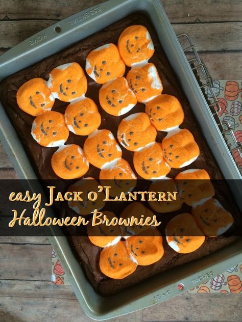 Easy Jack O Lantern Peep Brownies. A fun and easy Halloween Treat Peep Brownies, Easy Jack O Lantern, Peeps Dessert, Halloween Brownie, Halloween Peeps, Pumpkin Marshmallow, Halloween Brownies, Marshmallow Peeps, Halloween Craft Projects