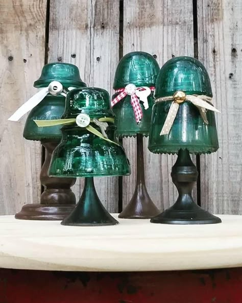 Diy Glass Insulator Ideas, Insulator Christmas Tree, Old Insulators Ideas, Glass Insulator Ideas Garden Art, Glass Insulator Christmas Tree, Crafts With Insulators, Crafts Using Old Glass Insulators, Vintage Insulators Ideas, Glass Insulator Crafts