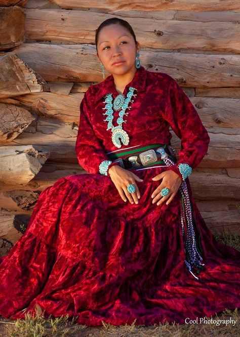 Navajo Skirts, Navajo Outfits, Navajo Clothing, Native American Style Outfits, Navajo Dress, Velvet Shirts, Navajo Women, Native Fashion, American Indian Girl