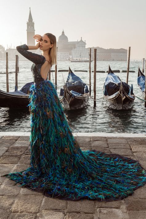 Peacock Inspired Dress, Peacock Feather Dress, Dreamy Images, Workwear Outfits, Feather Gown, Met Gala Outfits, Floating City, Peacock Dress, Peacock Wedding