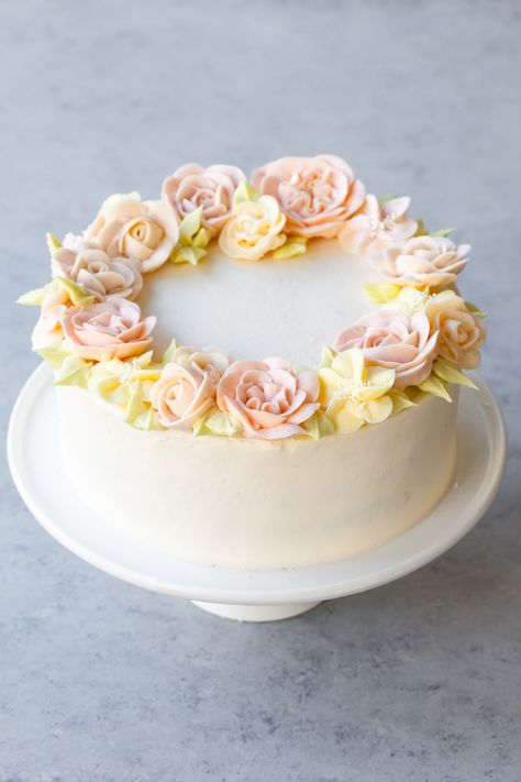 The Only Carrot Cake Recipe You Will Ever Need. — Style Sweet Carrot Cakes, Cake Piping, Best Carrot Cake, Watercolor Cake, Carrot Cake Recipe, Buttercream Flowers, Fashion Cakes, Easter Cakes, Savoury Cake