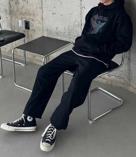 White Converse Shoes Outfit, Converse Chuck 70 Outfit Men, Chuck 70 Outfit Men, Chuck 70 Outfit, Women Right, Black Outfit Men, Asian Streetwear, Streetwear For Men, Clothing Aesthetic