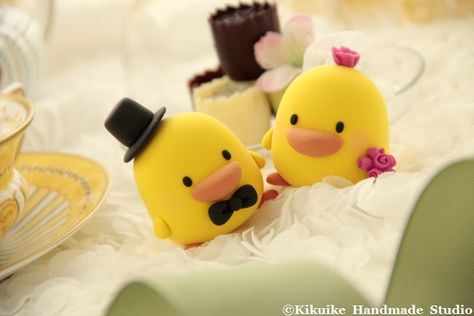 photo Superclay Craft, Polymer Clay Duck, Duck Wedding Cake, Duck Wedding, Piyo Piyo, Animal Clay, Couple Cake Topper, Couple Cake, Duck Cake