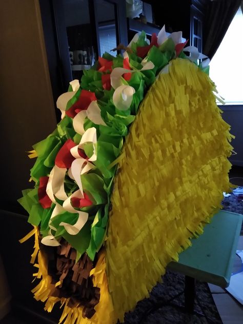 Mexican Piñatas, Mexican Pinata, Mexican Fiesta Birthday Party, Mexican Bar, Mexico Party, Kindergarten Decorations, Mexican Birthday Parties, Piñata Ideas, Fiesta Birthday Party