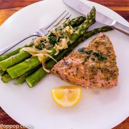 Kickass Oven Baked Tuna Steak Dinner Twenty-five Minutes Baked Tuna Steak, Baked Tuna Steaks, Tuna Steak Dinner, Cooking Tuna, Tuna Patty, Tuna Steak Recipe, Steak Bake, Baked Tuna, Ahi Tuna Recipe