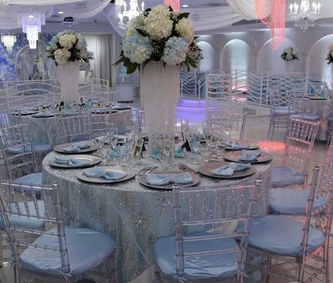 Periwinkle Quinceanera Theme, Table Settings Quinceanera, Cinderella Table Setting, Blue Table Settings Party, Quinceanera Tables Set Up, Light Blue Quinceanera Table Decorations, Blue Quince Tables, Tables For Quinceanera, Blue Quince Table Decorations