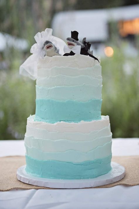 Shark Theme Wedding, Shark Wedding Cake, Shark Wedding Theme, Ocean Themed Wedding Dress, Aquarium Wedding Ideas, Simple Beach Wedding Cake, Beach Themed Wedding Cakes, Shark Wedding, Ocean Theme Wedding