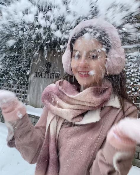 Earmuffs are in ! And I’m soooo excited for it! Wearing a pink, monochromatic outfit to take some pintrest inspired photos! #monochromatic #pinknails #earmuffs #trending #pinkaesthetictheme #pinkcore #winter #winterwonderland #winteroutfit #wintercoatsoutfits #cottagecore #instagram #instagrampictureideas Pink Earmuffs Outfit, Ear Muffs Outfit, Pink Monochromatic Outfit, Winter Instagram Pictures, Pink Earmuffs, Earmuffs Outfit, Snow Photo Shoot, Outfits With Pink, Cottagecore Instagram