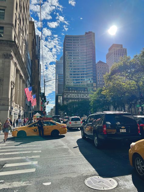 New York Aesthetic Day, Sunny New York Aesthetic, New York Daytime, New York City Morning, New York Life Aesthetic, Sunny New York, Sunshine City, City Life Aesthetic, Manhattan City