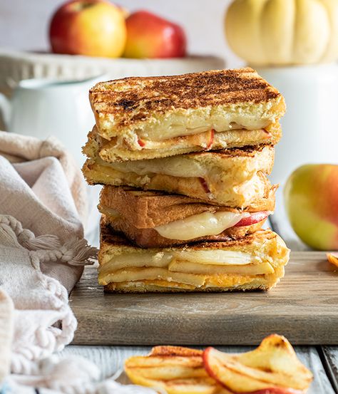 Brioche Bread Sandwich, Brioche Grilled Cheese, Brioche Sandwich, Apple Grilled Cheese, Sandwiches Grilled, Brioche Bread Recipe, Brioche Recipe, Best Grilled Cheese, Grilled Cheese Sandwiches