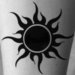 Celtic Sun, Dark Sun Tattoo, Sun Tattoo Designs, Moon Tattoo Designs, Sun Tattoo, Moon Tattoo, I Tattoo, Sun, Tatting