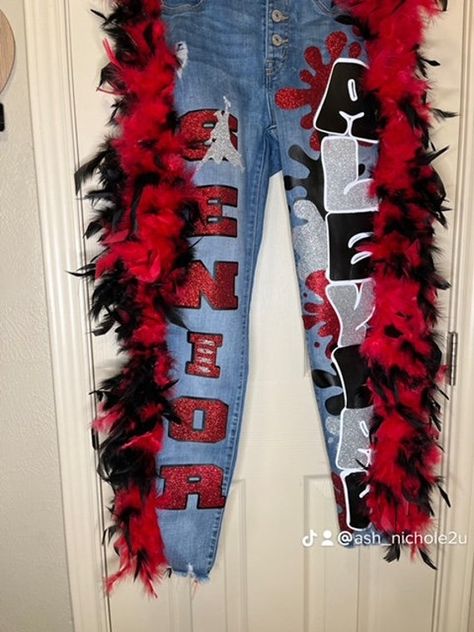 Custom blue jeans.  Show school spirit. Create s birthday look or special occasion Design Pants Outfits, Homecoming Pants Ideas Sophomore, Senior Custom Outfits, Senior Step Up Day Outfits, Spirit Pants Homecoming, Homecoming Spirit Jeans, School Spirit Pants, Spirt Pants, Homecoming Pants Decorated