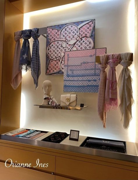 Display Scarfs Ideas, Scarf Store Design, Scarf Display Ideas, Hijab Display, Craft Store Design, Store Display Design, Scarves Store, Scarf Display, Store Shelves Design