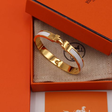 Hermes H Bracelet, Van Clef, Hermes Ring, Brands Bags, Dope Jewelry Accessories, Shiny Jewelry, Expensive Jewelry Luxury, Hermes Jewelry, Luxe Jewelry