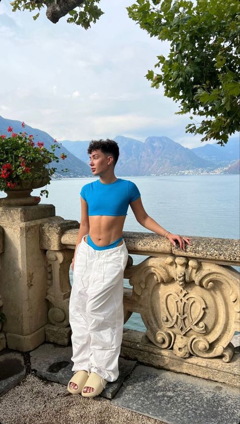 Feminine Men Aesthetic, Queer Fashion Feminine, Gay Boy Outfits, Fem Boy Outfits, Andro Fashion, Resort Wear Men, Gay Outfits, Y2k Outfits Men, Male Outfits