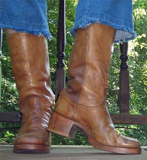 Frye Boots Outfit, Frye Cowboy Boots, Frye Campus Boots, Campus Boots, Quoi Porter, Funky Shoes, Frye Boots, Fall Fits, Motorcycle Boots