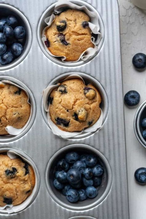 Cassava Flour Blueberry Lemon Muffins (Gluten Free) - Organically Addison Cassava Flour Muffins, Cassava Recipes, Blueberry Lemon Muffins, Cassava Flour Recipes, Aip Baking, Organically Addison, Easy And Healthy Breakfast, Grain Brain, Muffins Gluten Free