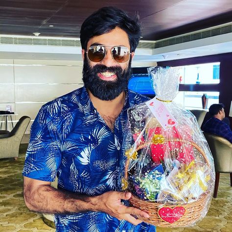 Angroos on Instagram: “Special customized gifts hamper for @padmasoorya #govindpadmasoorya #actor#giftforhim #giftsforher #wife #gifts #giftshamper #kochigifts…” Classy Gift Baskets, Gifts Hamper, Anniversary Gift Baskets, Anniversary Gift For Friends, Gift Baskets For Him, Sorry Gifts, Best Anniversary Gifts, Gifts For Hubby, Wife Gifts