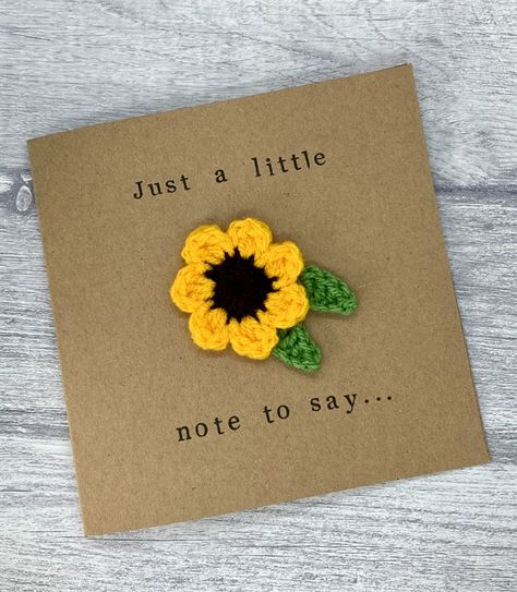 Crochet sunflower greetings card that can be personalised to any occasion with any name! Crochet Thank You Card, Crochet Greeting Card Ideas, Crochet Cards Ideas, Crochet Birthday Cards, Crochet Greeting Cards, Crochet Christmas Cards, Small Cards Handmade, Cute Homemade Cards, Sunflower Birthday Card