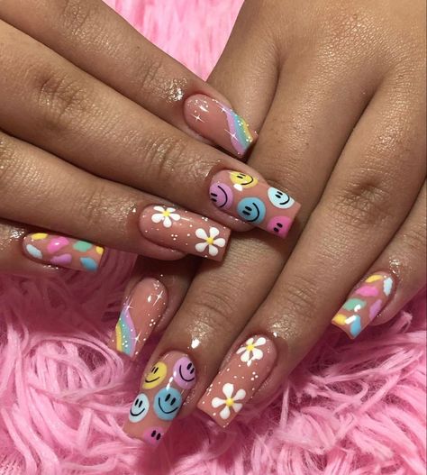 Festival Nail Designs Summer, Cute Short Kawaii Nails, Rave Nails Designs Simple, Kids Nail Designs Summer, Funky Festival Nails, Blue Festival Nails, Simple Festival Nails, Funky Summer Nail Art, Pink Festival Nails