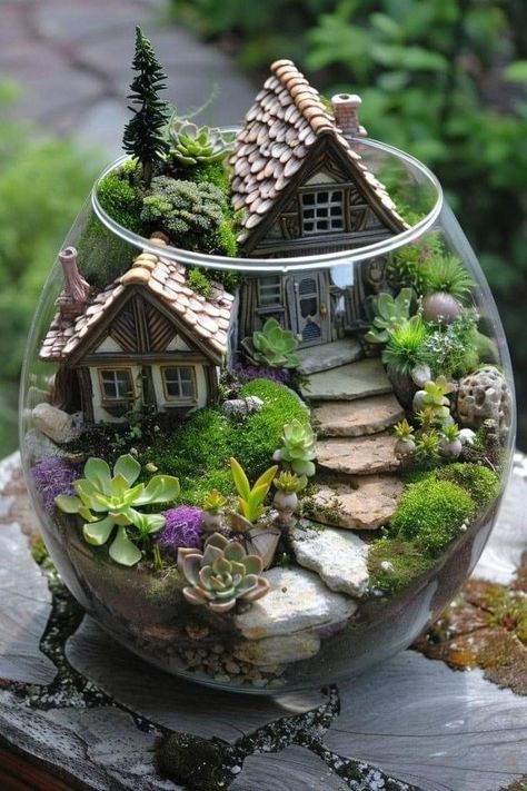 Terrarium Craft, Garden Corner Ideas, Glowing Fairy, Fairy Terrarium, Fairy Garden Pots, Corner Ideas, Garden Corner, Beautiful Terrariums, Succulent Garden Design