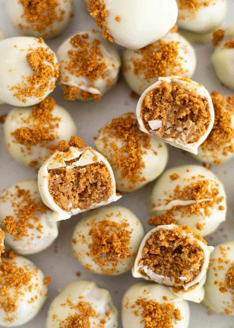 Biscoff Truffles - Makyla Creates Vanilla Wafer Truffles, Biscoff Cheesecake Balls, Biscoff Truffle Balls, Biscoff Truffles Recipe, Biscoff Balls, Biscoff Truffles, Coconut Ice Recipe, Pumpkin Biscotti, White Chocolate Oreos